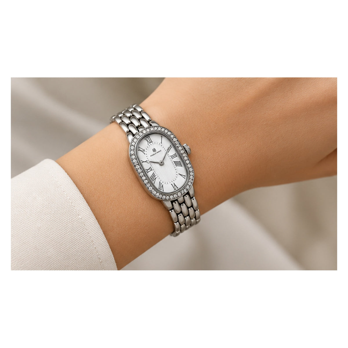 Reloj femenino plateado con esfera ovalada
